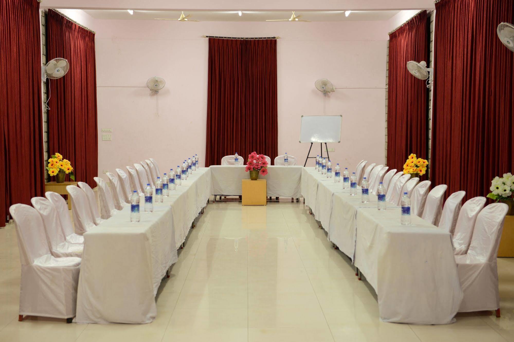 Kstdc Hotel Mayura Yatrinivas Mysore Eksteriør bilde
